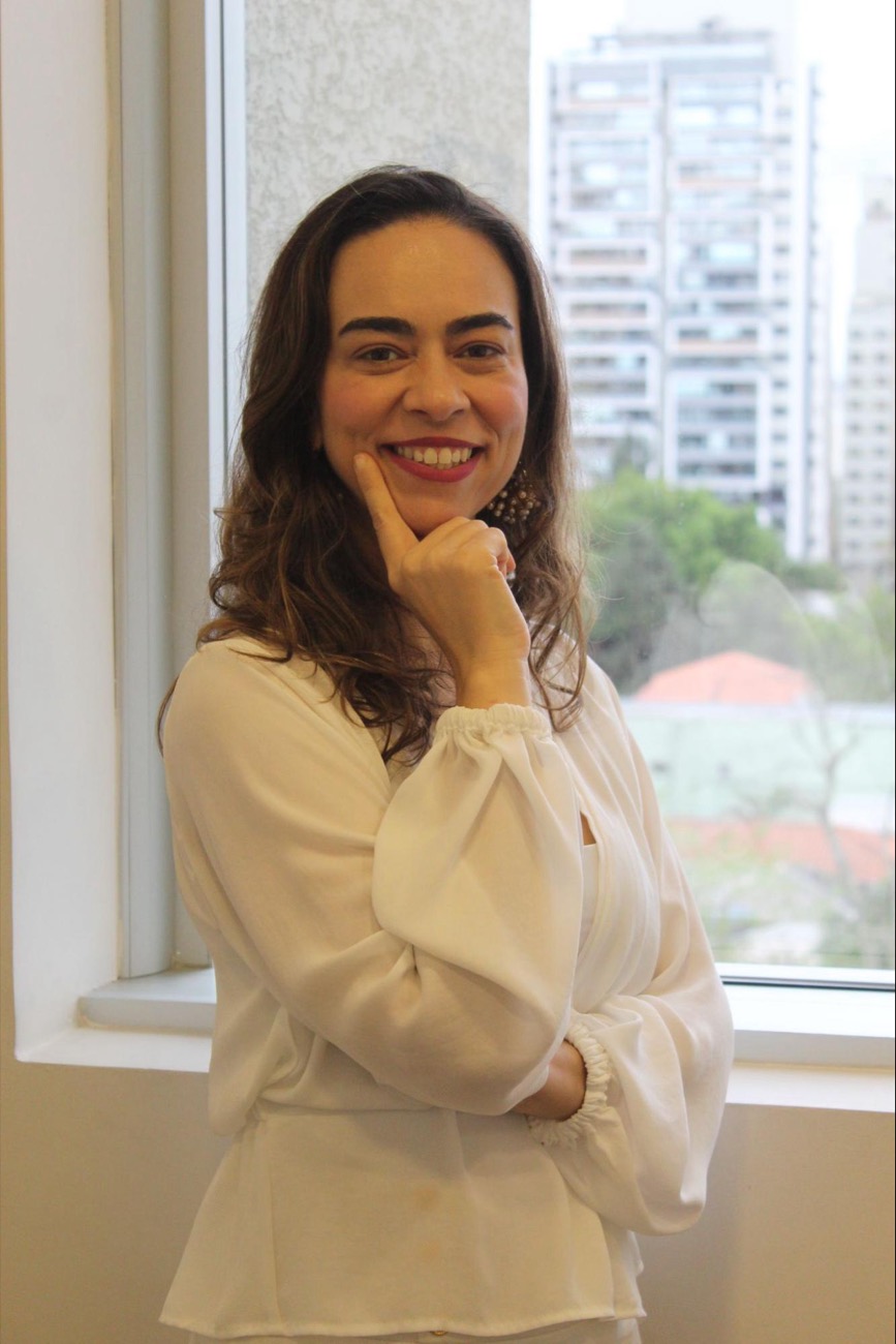 Simone de Siqueira no consultório da Vila Mariana